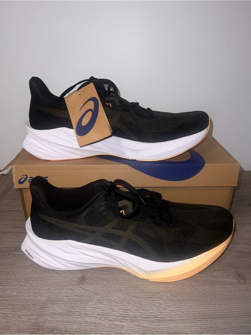 NWT ASICS Men’s 13 Dynablast 5
